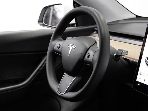 Used 2022 Tesla Model Y Long Range AWD/4WD image 15