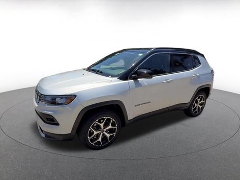 Used 2025 Jeep Compass Limited AWD/4WD image 7