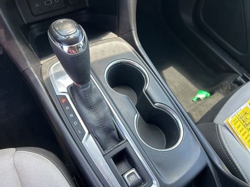 Used 2019 Chevrolet Equinox LS FWD image 24