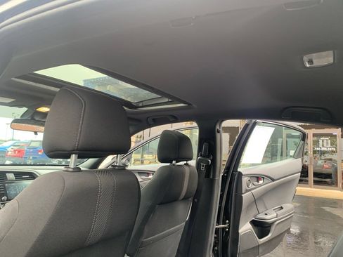 Used 2019 Honda Civic EX image 28