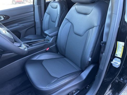 New 2026 Jeep Compass Latitude image 60