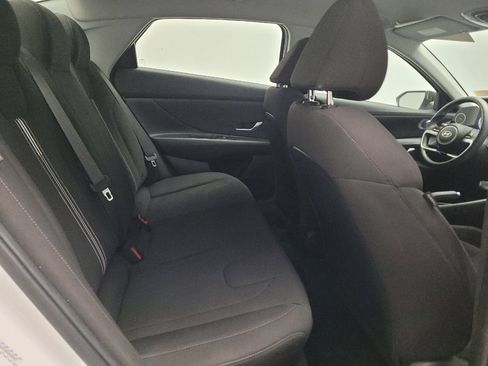 Used 2024 Hyundai Elantra SEL FWD image 19