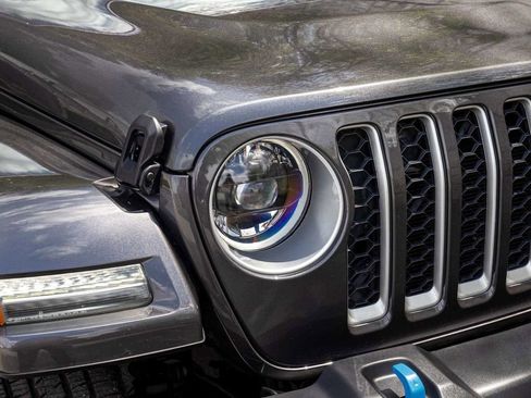Used 2023 Jeep Wrangler Unlimited Sahara w/ Cold Weather Group AWD/4WD image 35