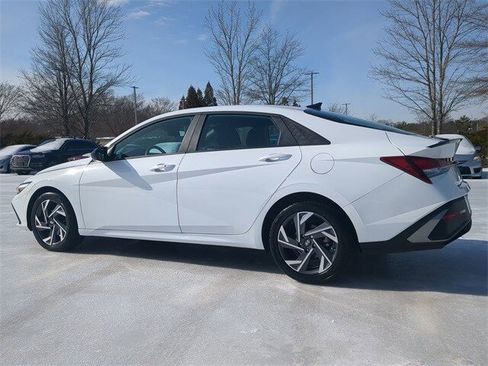 Certified 2025 Hyundai Elantra Sport image 6
