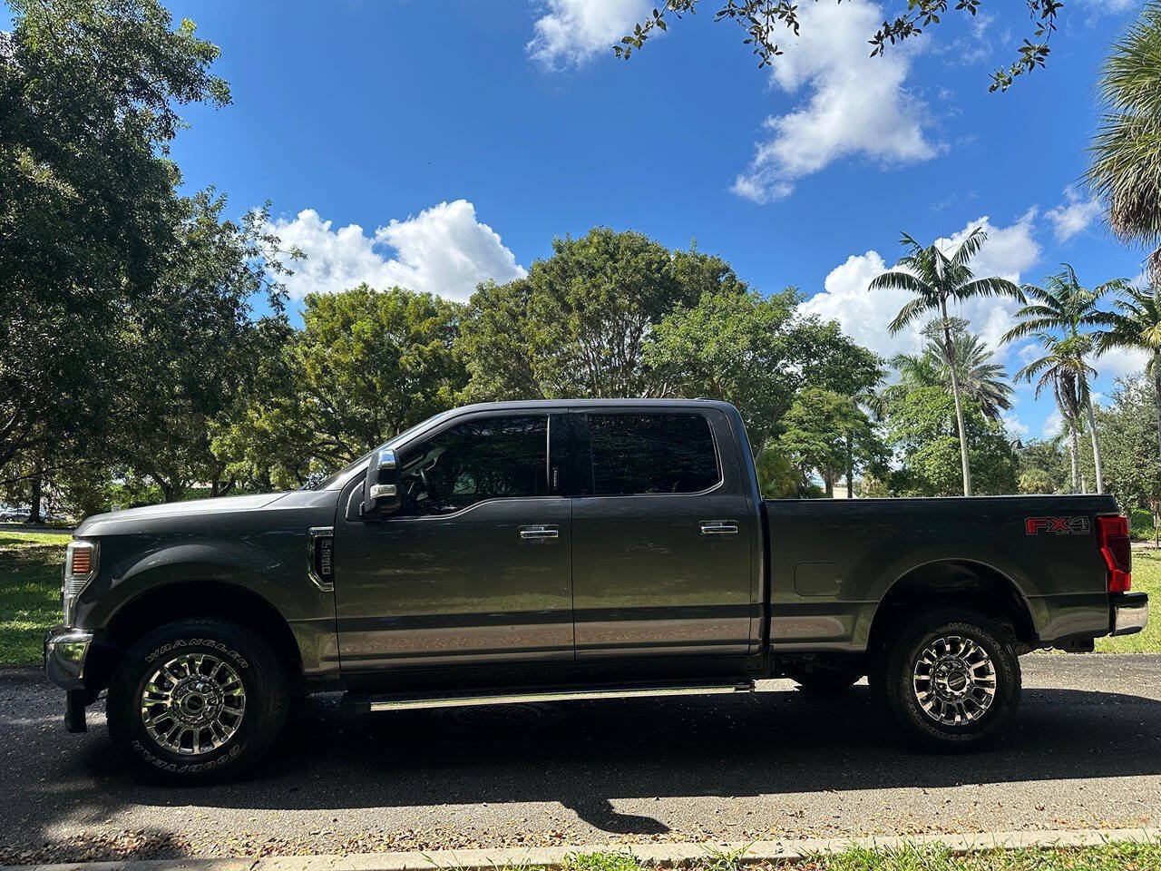 Used 2021 Ford F250 XLT w/ XLT Premium Package AWD/4WD image 5
