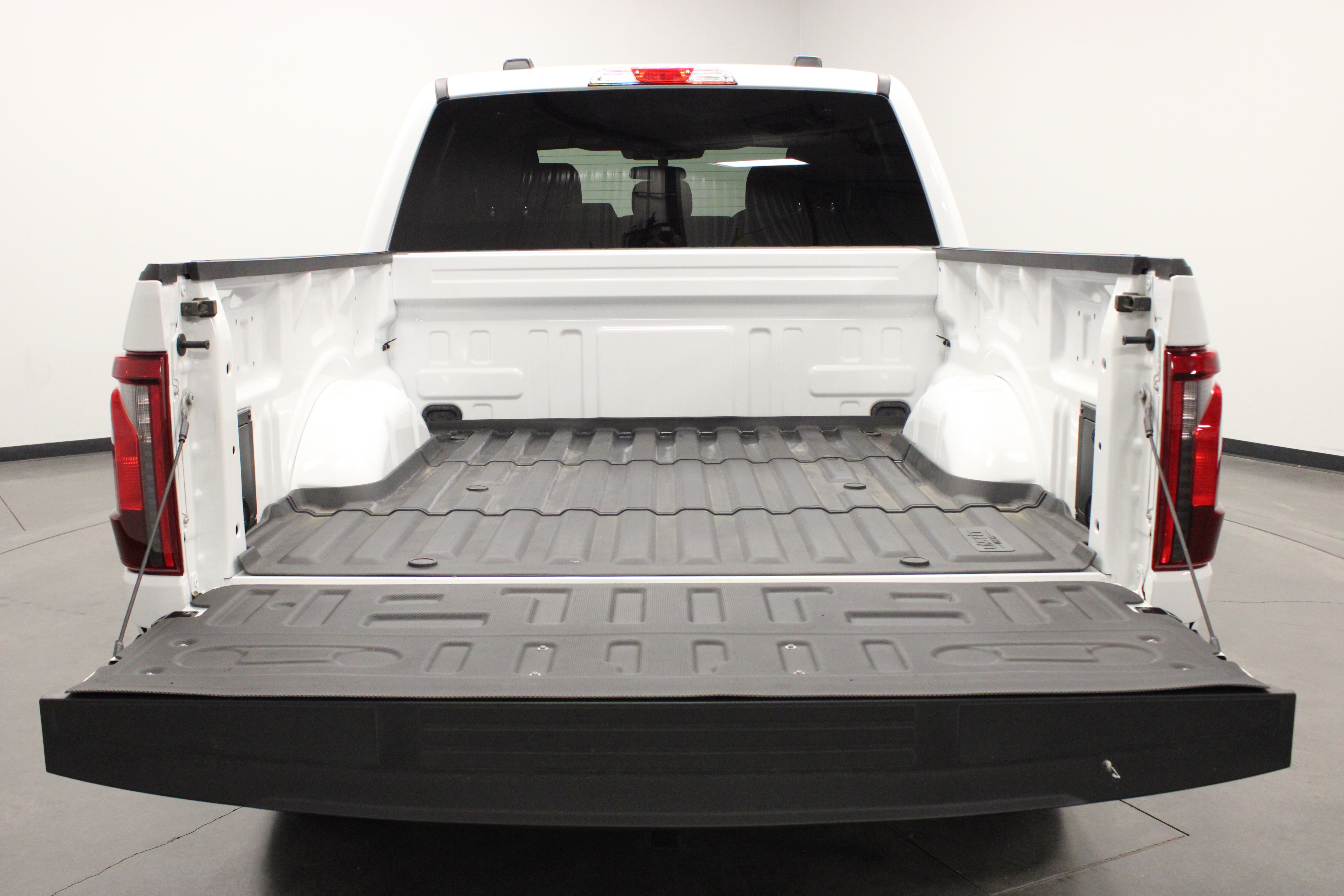 Used 2025 Ford F150 STX w/ Equipment Group 200A RWD image 15