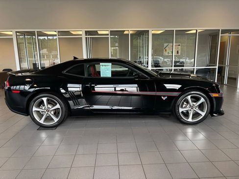 Used 2015 Chevrolet Camaro LT w/ Commemorative Special Edition RWD image 5