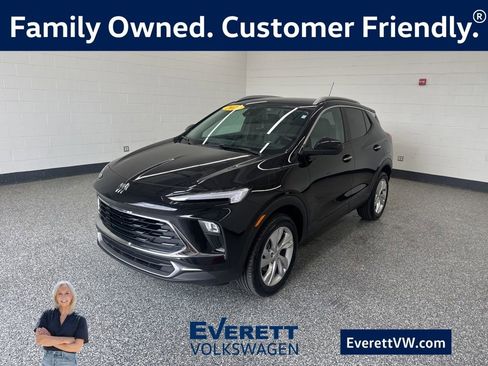 Used 2025 Buick Encore GX Preferred w/ Comfort Package AWD/4WD image 1