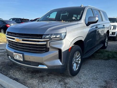 Used 2022 Chevrolet Suburban LT AWD/4WD image 8