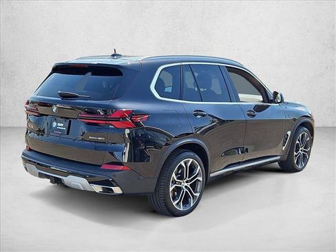 Certified 2024 BMW X5 xDrive40i w/ Premium Package AWD/4WD image 5