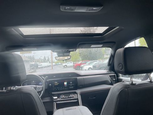 Used 2024 GMC Sierra 2500 AT4 w/ AT4 Premium Plus Package image 10