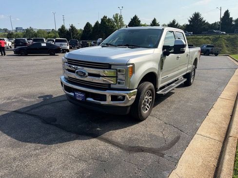 Used 2019 Ford F250 Lariat w/ Lariat Ultimate Package AWD/4WD image 3