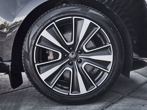 Used 2024 Land Rover Range Rover Long Wheelbase SE image 19