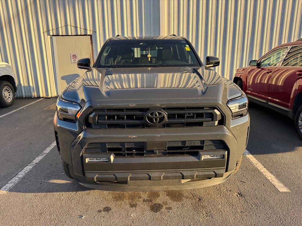 Used 2025 Toyota 4Runner SR5 AWD/4WD image 10