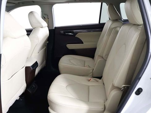 Used 2022 Toyota Highlander Limited image 39