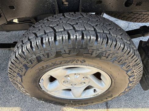 Used 2000 Toyota Tundra SR5 image 10