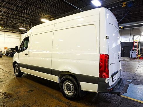 Used 2023 Mercedes-Benz Sprinter 144 Cargo image 4