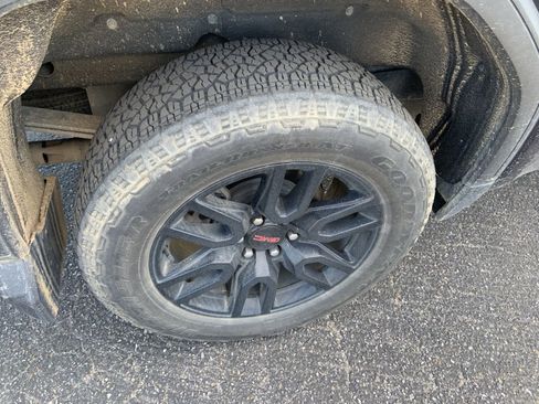 Used 2022 GMC Sierra 1500 Elevation w/ Preferred Package image 12