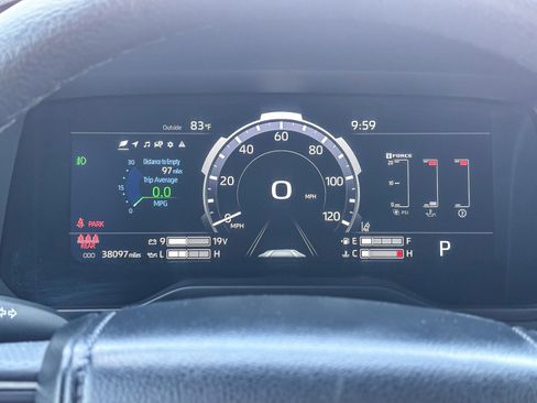 Used 2025 Toyota Tundra Limited AWD/4WD image 28