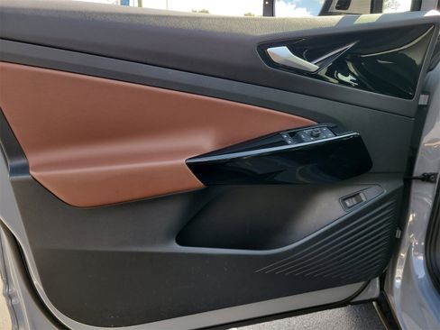 Used 2022 Volkswagen ID.4 Pro S image 16