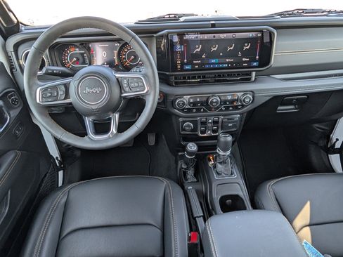 Used 2024 Jeep Wrangler Unlimited Sahara w/ Technology Group AWD/4WD image 12
