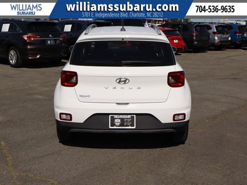 Used 2023 Hyundai Venue SEL w/ Cargo Package FWD image 7
