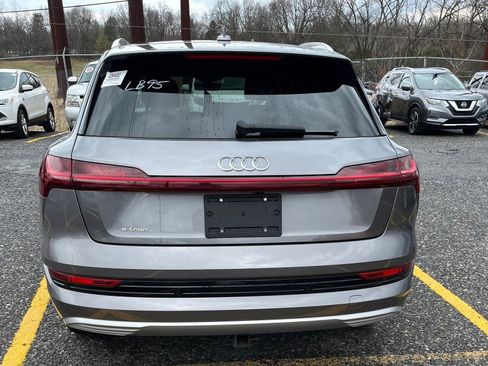 Used 2019 Audi e-tron Premium Plus image 3