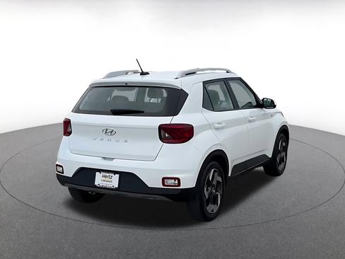 Used 2025 Hyundai Venue SEL image 14