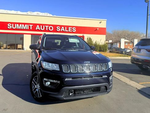 Used 2020 Jeep Compass Latitude image 2