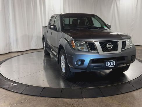 Used 2019 Nissan Frontier SV image 4