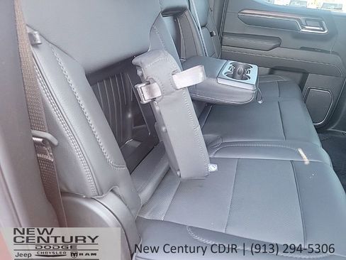 Used 2024 GMC Sierra 1500 Denali w/ Denali Reserve Package image 24