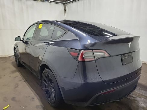 Used 2024 Tesla Model Y Long Range AWD/4WD image 4