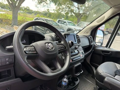Used 2025 RAM ProMaster 2500 w/ Convenience Group FWD image 9