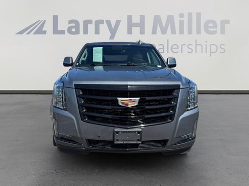 Used 2020 Cadillac Escalade Luxury w/ Escalade Sport Edition image 8