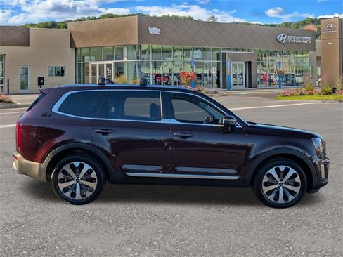 Used 2022 Kia Telluride S image 2