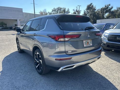 Used 2024 Mitsubishi Outlander SE image 4