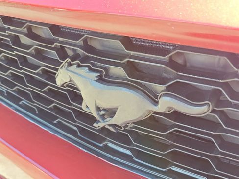 Used 2016 Ford Mustang Coupe RWD image 7