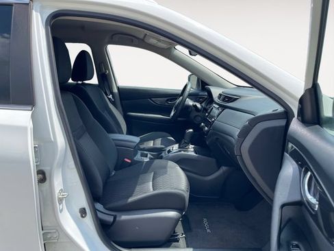 Used 2018 Nissan Rogue SV FWD image 15