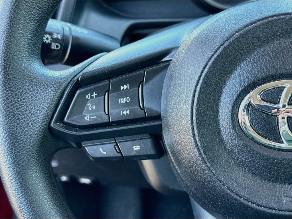 Used 2019 Toyota Yaris L FWD image 19