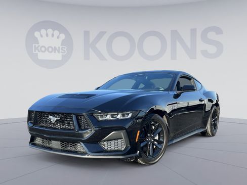 Used 2024 Ford Mustang GT image 1