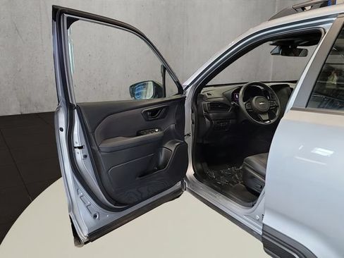 Used 2025 Subaru Forester Premium AWD/4WD image 17