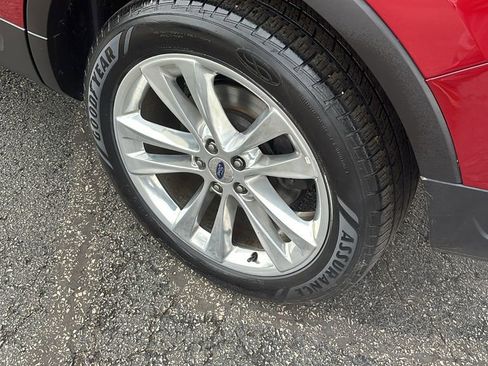 Used 2018 Ford Explorer XLT w/ Equipment Group 202A image 9