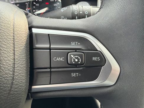 Used 2023 Jeep Compass Latitude w/ Convenience Group AWD/4WD image 15