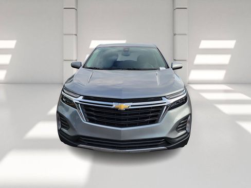 Used 2023 Chevrolet Equinox LT image 2