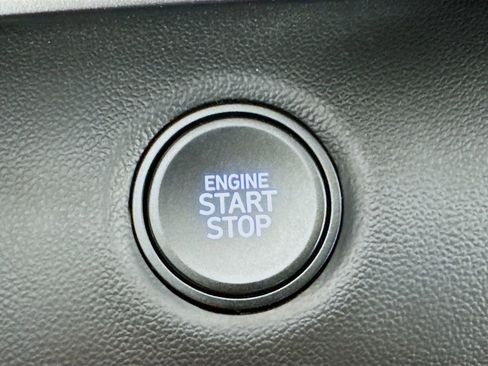 Certified 2025 Hyundai Elantra Sport image 34