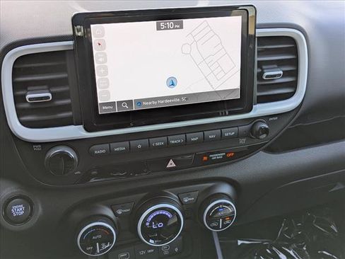Certified 2025 Hyundai Venue Limited FWD image 13