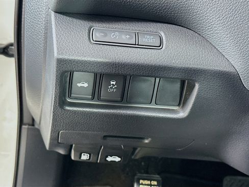 Used 2018 Nissan Altima 2.5 SR w/ SR Midnight Edition FWD image 17