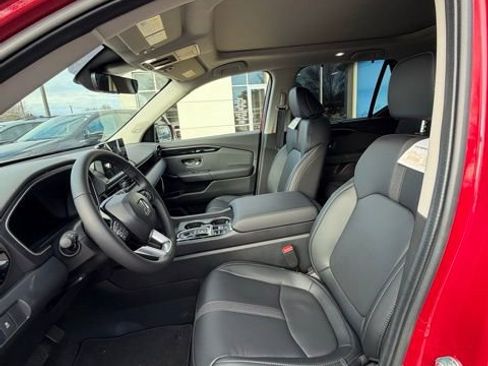 New 2025 Honda Pilot Touring image 4