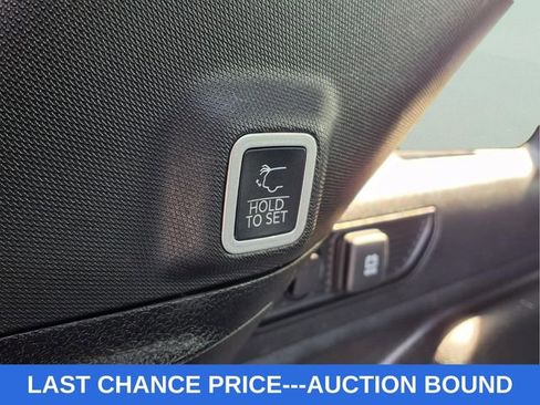 Used 2023 Jeep Grand Cherokee Altitude AWD/4WD image 11