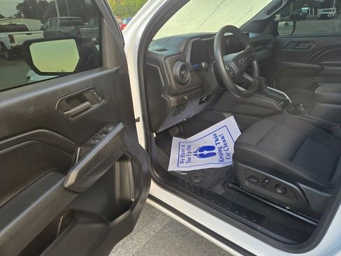 Used 2024 Chevrolet Colorado Trail Boss w/ Advanced Trailering Package image 6